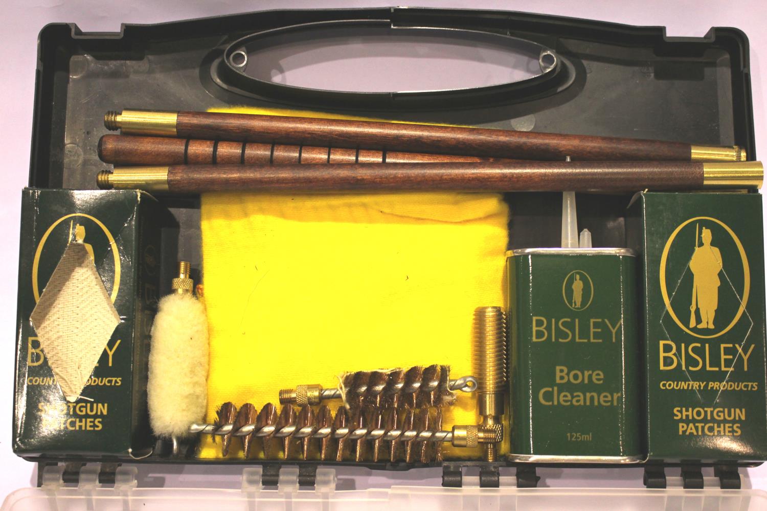 Boxed Bisley 12 Gauge presentation cleaning kit. P&P Group 2 (£18+VAT for the first lot and £3+VAT