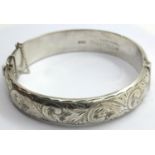 Hallmarked silver bangle by Monomil, Birmingham assay, 21g. P&P Group 1 (£14+VAT for the first lot