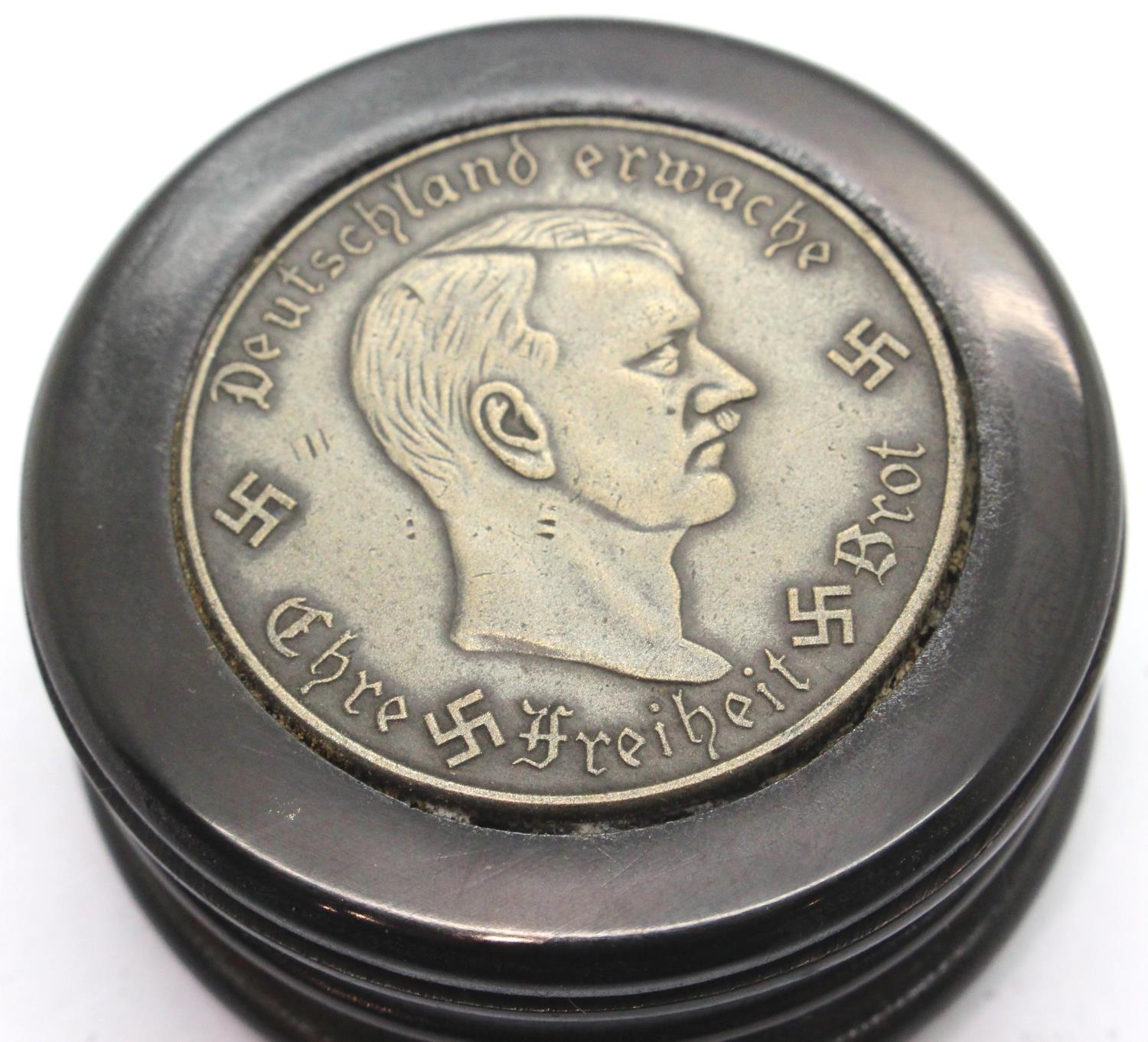 German snuff box, 5 x 5 cm. P&P Group 1 (£14+VAT for the first lot and £1+VAT for subsequent lots) - Image 2 of 3