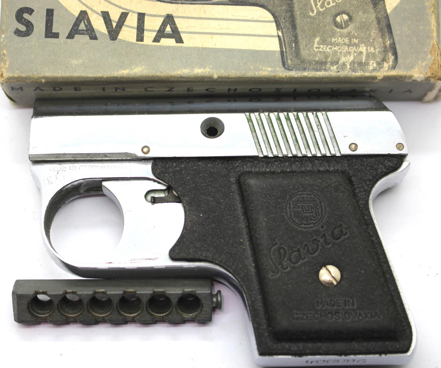 Boxed Slavia chrome starting pistol with loading block. P&P Group 1 (£14+VAT for the first lot