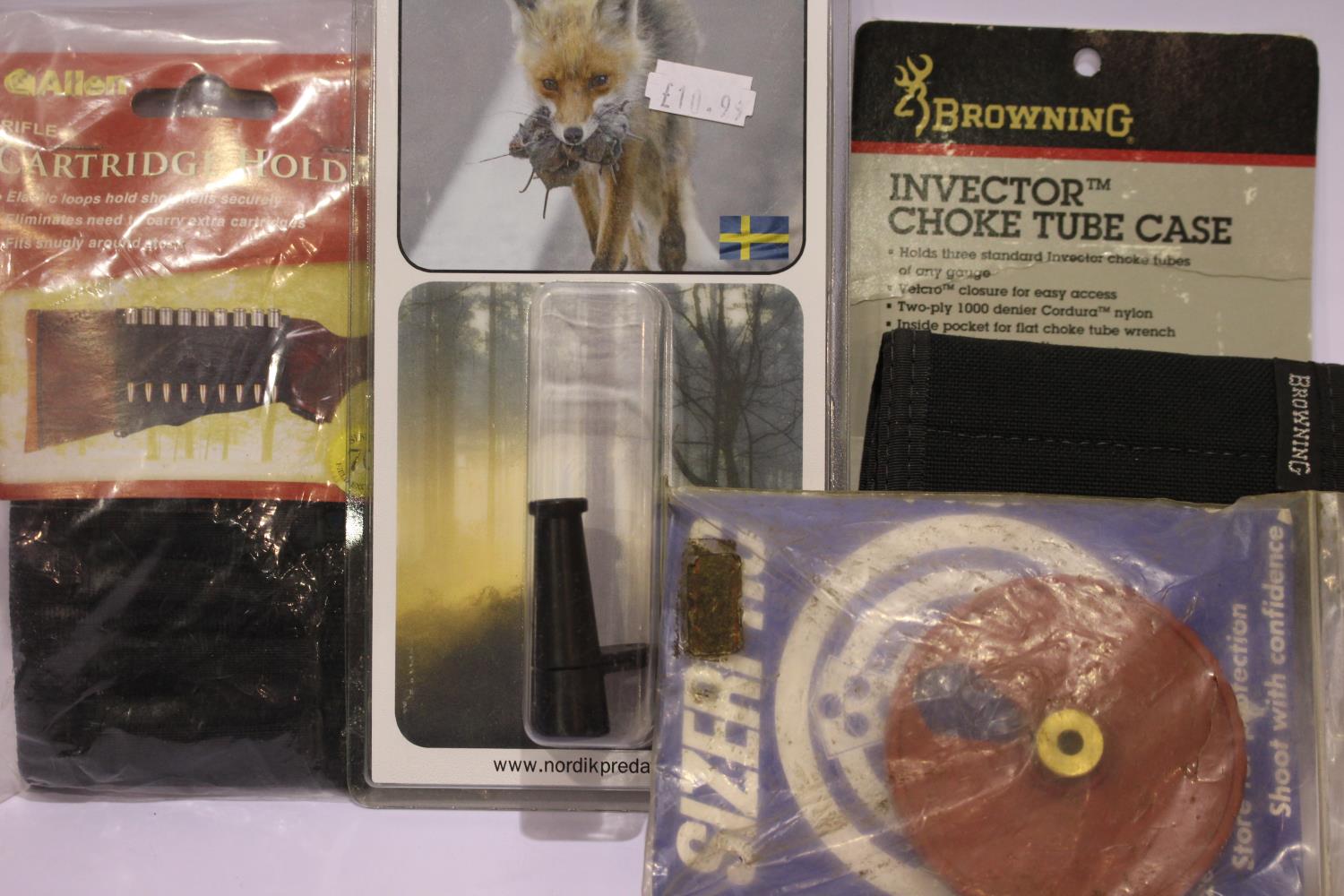 Mixed hunting items including Nordik mouse, cartridge belt and choke tube case. P&P Group 2 (£18+VAT