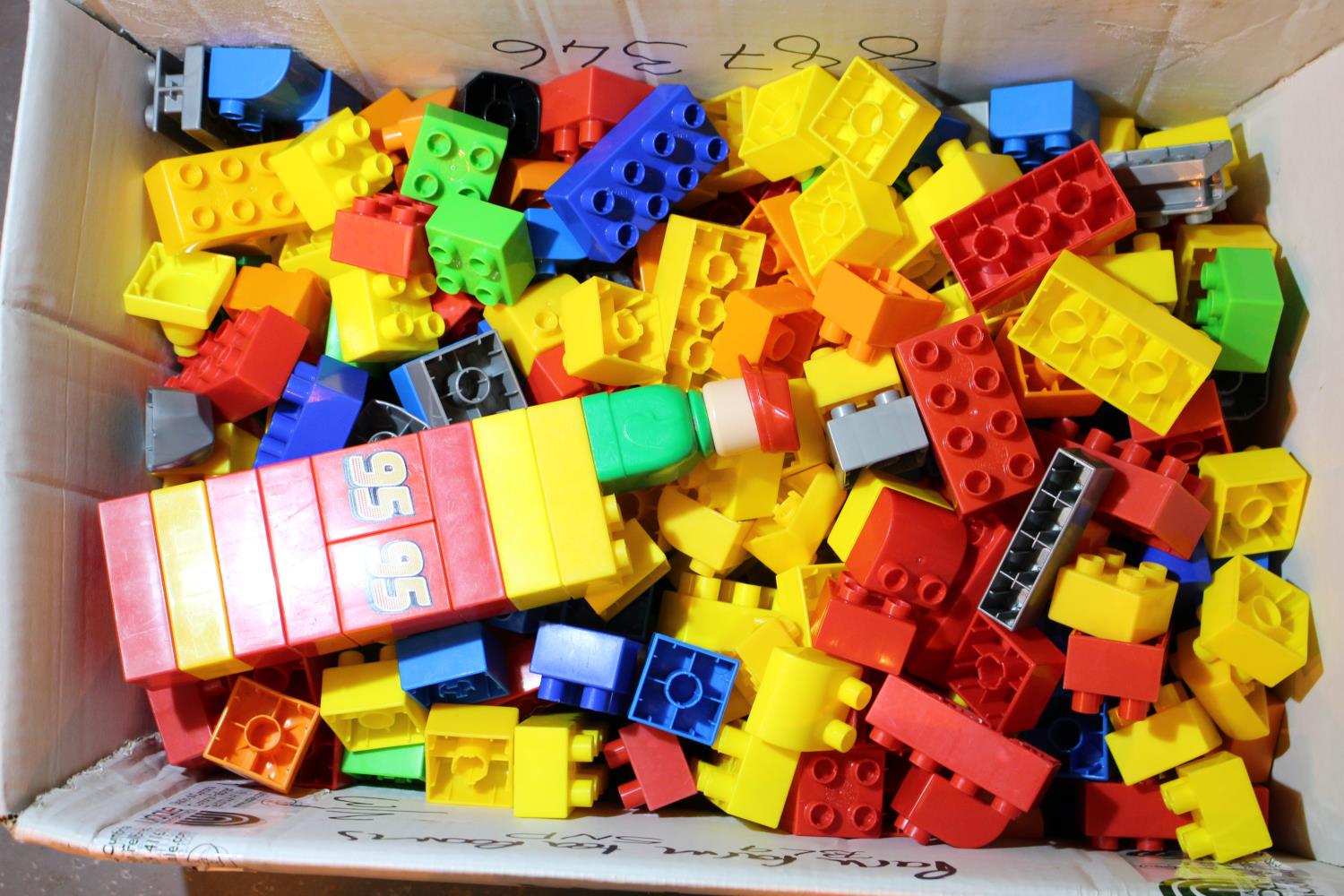 Box of Mega Bloks building blocks. P&P Group 2 (£18+VAT for the first lot and £3+VAT for