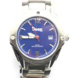 Gents steel cased Jeep wristwatch on a stainless steel bracelet, working at lotting. P&P Group 1 (£