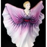 Royal Doulton figurine, Isadora HN 2938, H: 20 cm. P&P Group 2 (£18+VAT for the first lot and £3+VAT