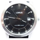 Gents Lorus wristwatch on canvas strap, boxed. Dial D: 30 mm. P&P Group 1 (£14+VAT for the first lot