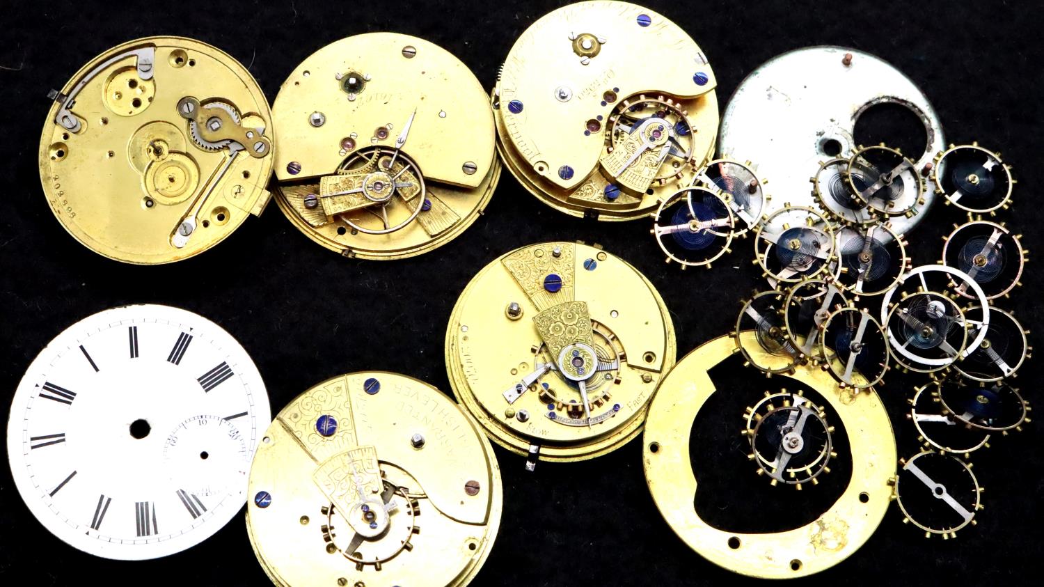Mixed pocket watch movements and springs. P&P Group 1 (£14+VAT for the first lot and £1+VAT for