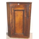 Large Georgian oak corner wall cupboard, W: 84 cm H: 126 cm. Not available for in-house P&P, contact