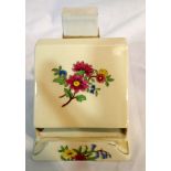 Doulton ceramic ashtray and match holder. P&P Group 1 (£14+VAT for the first lot and £1+VAT for