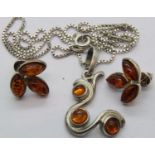Silver and baltic amber necklace set, 6.6g, L: 24 cm. P&P Group 1 (£14+VAT for the first lot and £