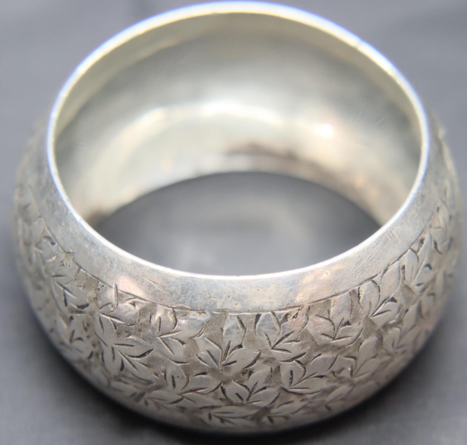 Hallmarked silver napkin ring with Chester assay, 26g. P&P Group 1 (£14+VAT for the first lot and £