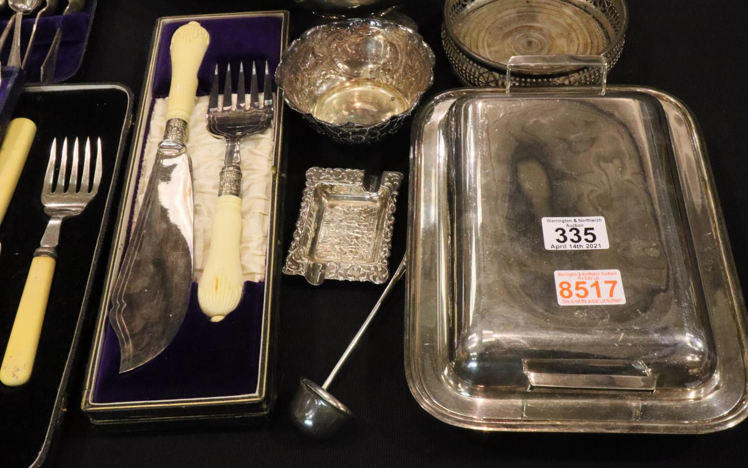 Collection of boxed silver plated flatware, two chafing dishes and other silver plate. P&P Group - Image 5 of 5