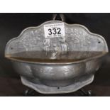 Georgian pewter wall bird bath, L: 19.5cm. P&P Group 2 (£18+VAT for the first lot and £3+VAT for