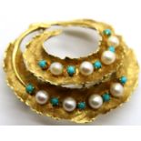 18ct gold turquoise and pearl set brooch. L: 42 mm. 7.7g. P&P Group 1 (£14+VAT for the first lot and