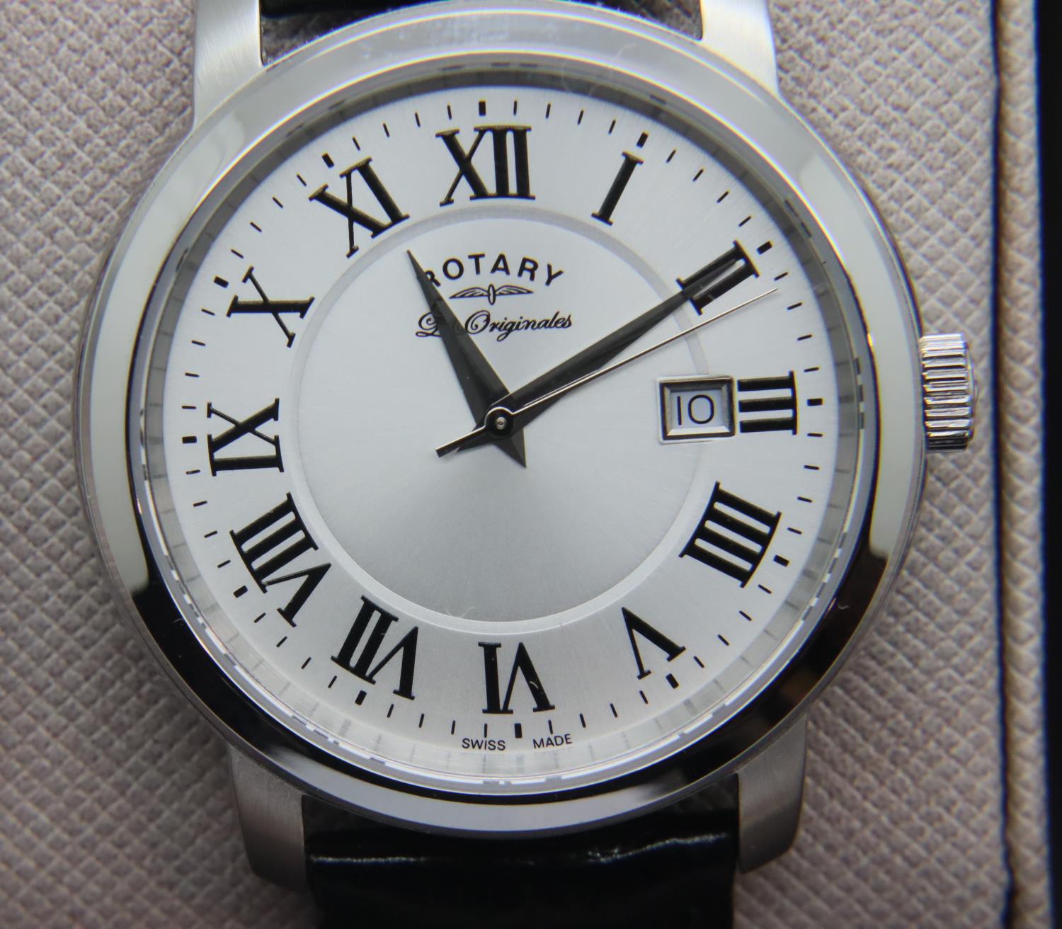 Gents Rotary wristwatch, steel cased on a leather strap, D: 3.5 cm. P&P Group 1 (£14+VAT for the