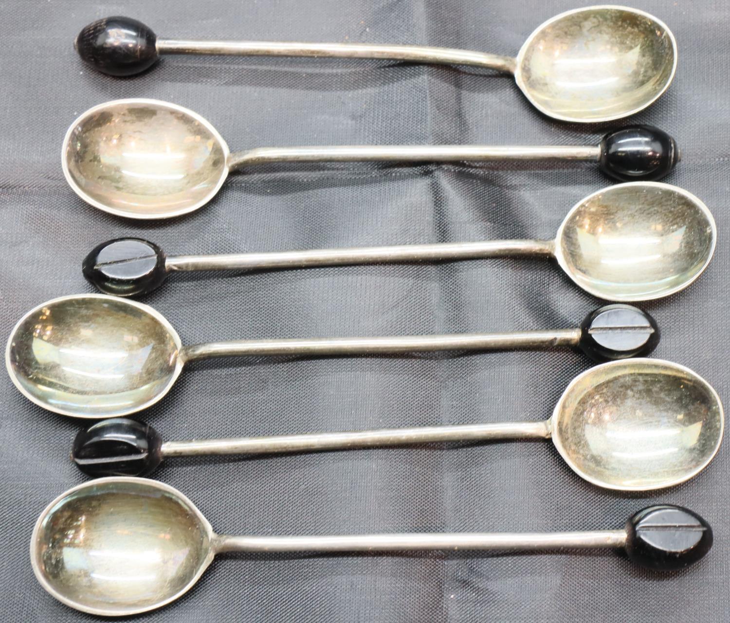 Six silver coffee spoons, 44g . P&P Group 1 (£14+VAT for the first lot and £1+VAT for subsequent