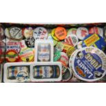 Tin of mixed tinplate badges, 1960s to 1980s. P&P Group 1 (£14+VAT for the first lot and £1+VAT