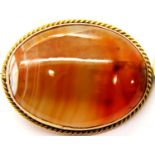 9ct gold and agate brooch. P&P Group 1 (£14+VAT for the first lot and £1+VAT for subsequent lots)