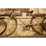 Free Spirit 5 speed racing bike with 20" frame and 26" wheels, requires work. Not available for in-