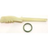 White Jade cheroot holder L: 11 cm and a green jade ring. P&P Group 1 (£14+VAT for the first lot and