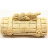 Oriental bone lidded box of three Gods, H: 9.5 cm. P&P Group 1 (£14+VAT for the first lot and £1+VAT