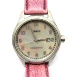 Gents Timex vintage calendar wristwatch, dial D: 35 mm. P&P Group 1 (£14+VAT for the first lot