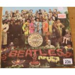 Beatles Sgt Pepper on yellow Big Parlophone label. P&P Group 1 (£14+VAT for the first lot and £1+VAT