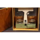 Cased set of Oertling scientific scales. P&P Group 1 (£14+VAT for the first lot and £1+VAT for