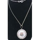 Oriental silver and mother of pearl necklace, 6.4g. P&P Group 1 (£14+VAT for the first lot and £1+