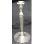 Continental 800 silver candlestick, H: 14 cm, 57g. P&P Group 1 (£14+VAT for the first lot and £1+VAT