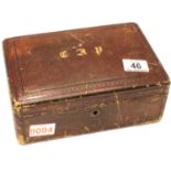 Victorian gentlemans leather travel box with velvet lining. P&P Group 3 (£25+VAT for the first lot