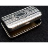 Silver plated snuff box. P&P Group 1 (£14+VAT for the first lot and £1+VAT for subsequent lots)