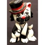 Signed Lorna Bailey cat in top hat, H: 12 cm. P&P Group 1 (£14+VAT for the first lot and £1+VAT