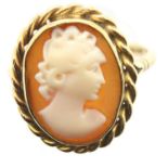 9ct gold cameo ring, 4.1 g. P&P Group 1 (£14+VAT for the first lot and £1+VAT for subsequent lots)