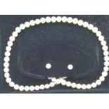 9ct gold pearl earring and necklace set in original box. P&P Group 1 (£14+VAT for the first lot
