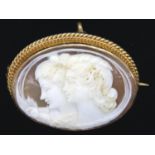 9ct gold cameo brooch, 6.8g. P&P Group 1 (£14+VAT for the first lot and £1+VAT for subsequent lots)