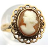 9ct Gold cameo set ring, size Q/R, 4.1 g. P&P Group 1 (£14+VAT for the first lot and £1+VAT for