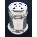 Miniature 925 silver pepper pot, H: 31 mm. P&P Group 1 (£14+VAT for the first lot and £1+VAT for