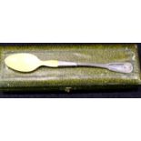 Continental silver mounted ivory spoon, boxed, L: 17 cm. P&P Group 1 (£14+VAT for the first lot