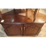 Modern mahogany tv stand. Not available for in-house P&P, contact Paul O'Hea at Mailboxes on 01925