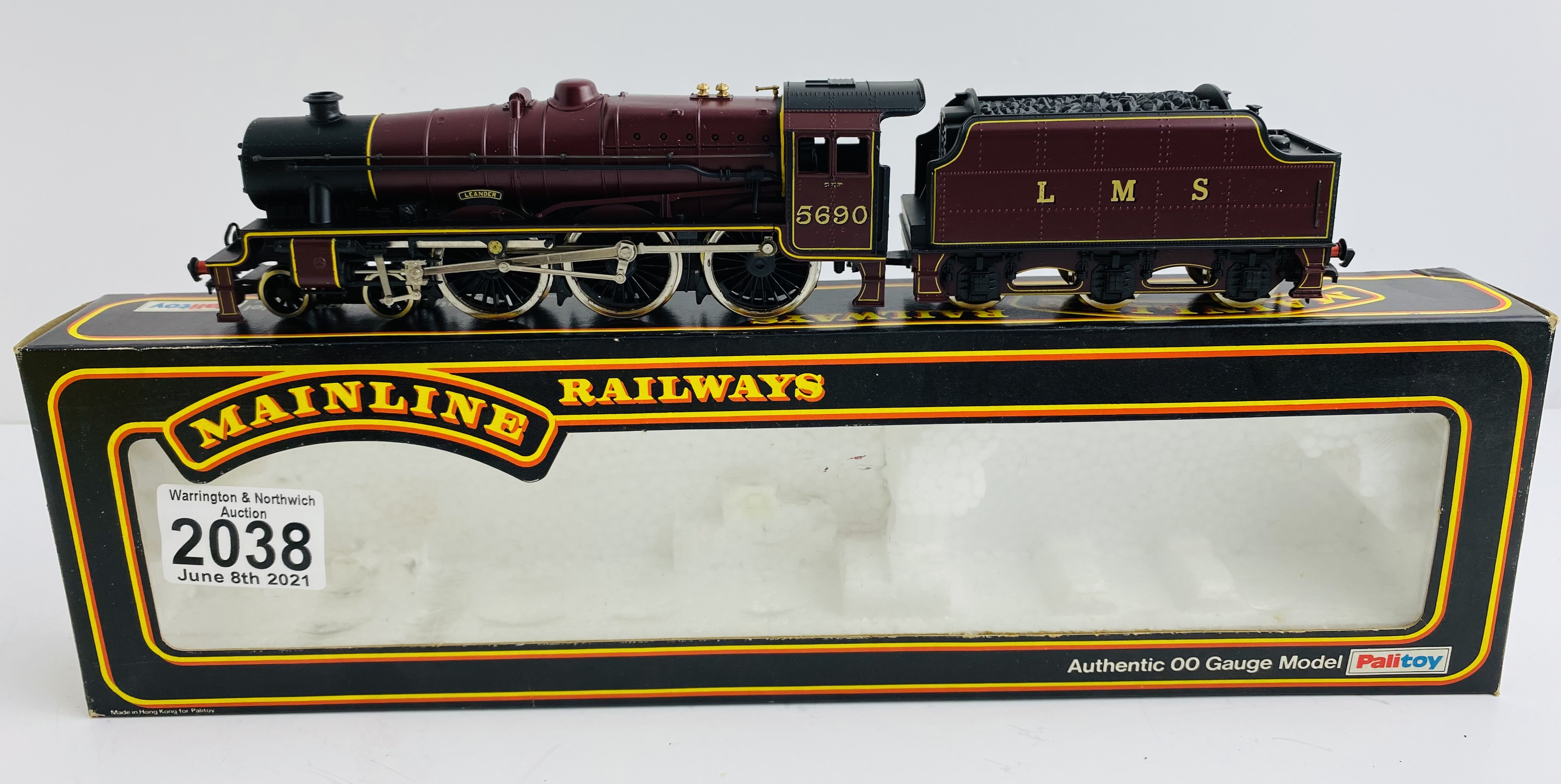 Mainline OO Gauge 'Leander' Locomotive Boxed - P&P Group 1 (£14+VAT for the first lot and £1+VAT for