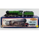 Bachmann OO Gauge LNER V2 Locomotive Boxed - P&P Group 1 (£14+VAT for the first lot and £1+VAT for