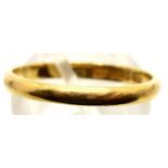 22ct gold wedding band size Q. 2.6g. P&P Group 1 (£14+VAT for the first lot and £1+VAT for