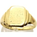 Gents 9ct gold signet ring, size P, 3.1g. P&P Group 1 (£14+VAT for the first lot and £1+VAT for