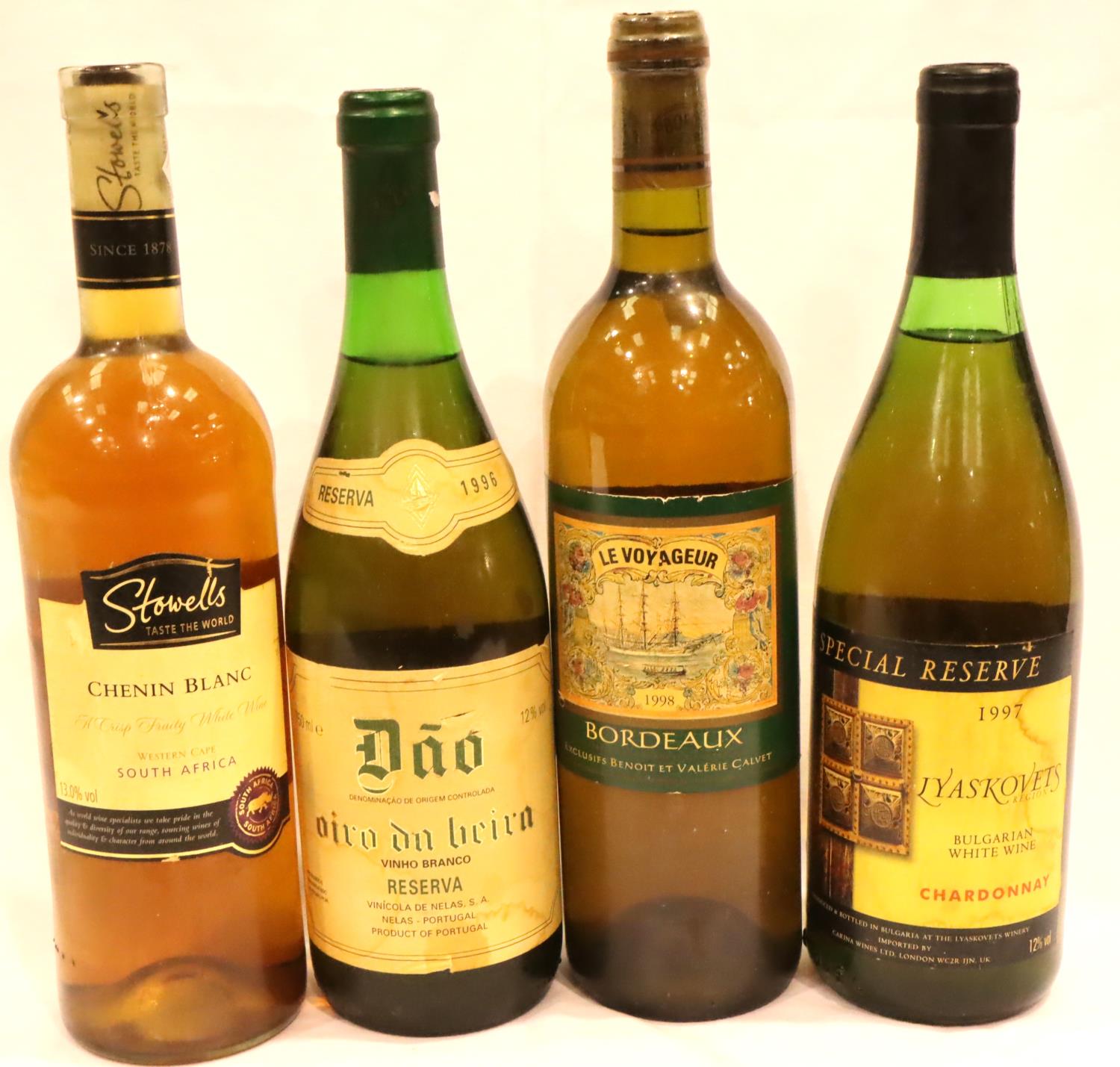 Four bottles of mixed white wine. P&P Group 3 (£25+VAT for the first lot and £5+VAT for subsequent