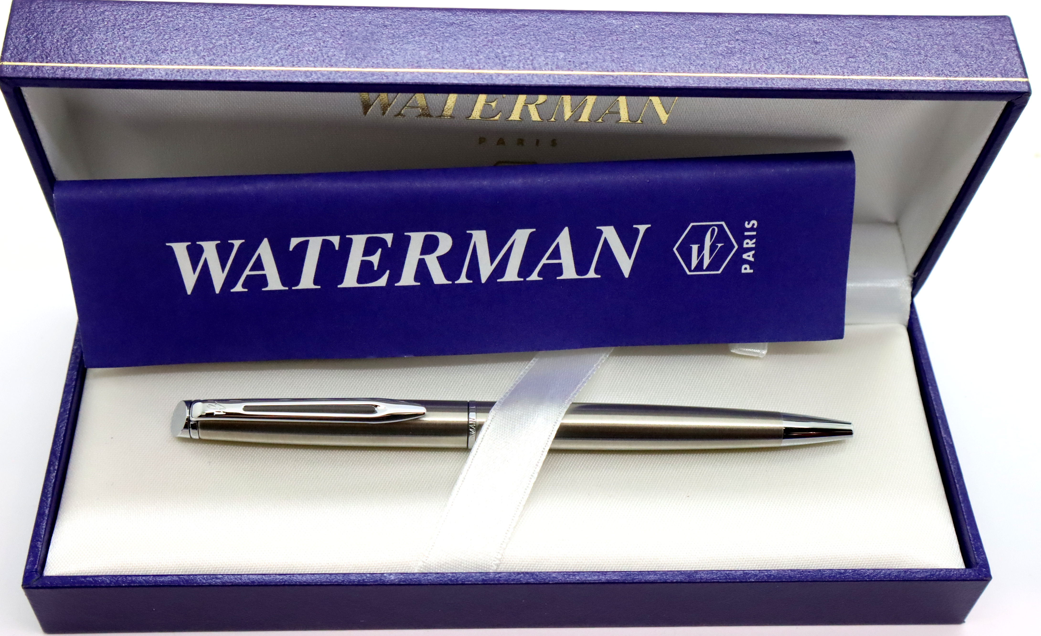 Waterman retractable ballpoint pen, boxed. P&P Group 1 (£14+VAT for the first lot and £1+VAT for