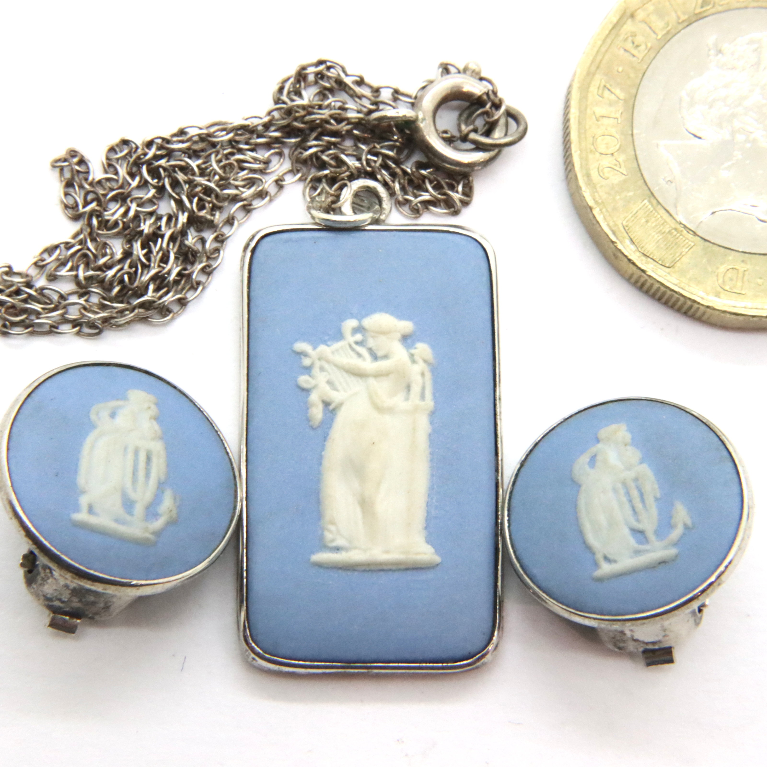 Wedgwood necklace and earrings set, 7.03g. P&P Group 1 (£14+VAT for the first lot and £1+VAT for