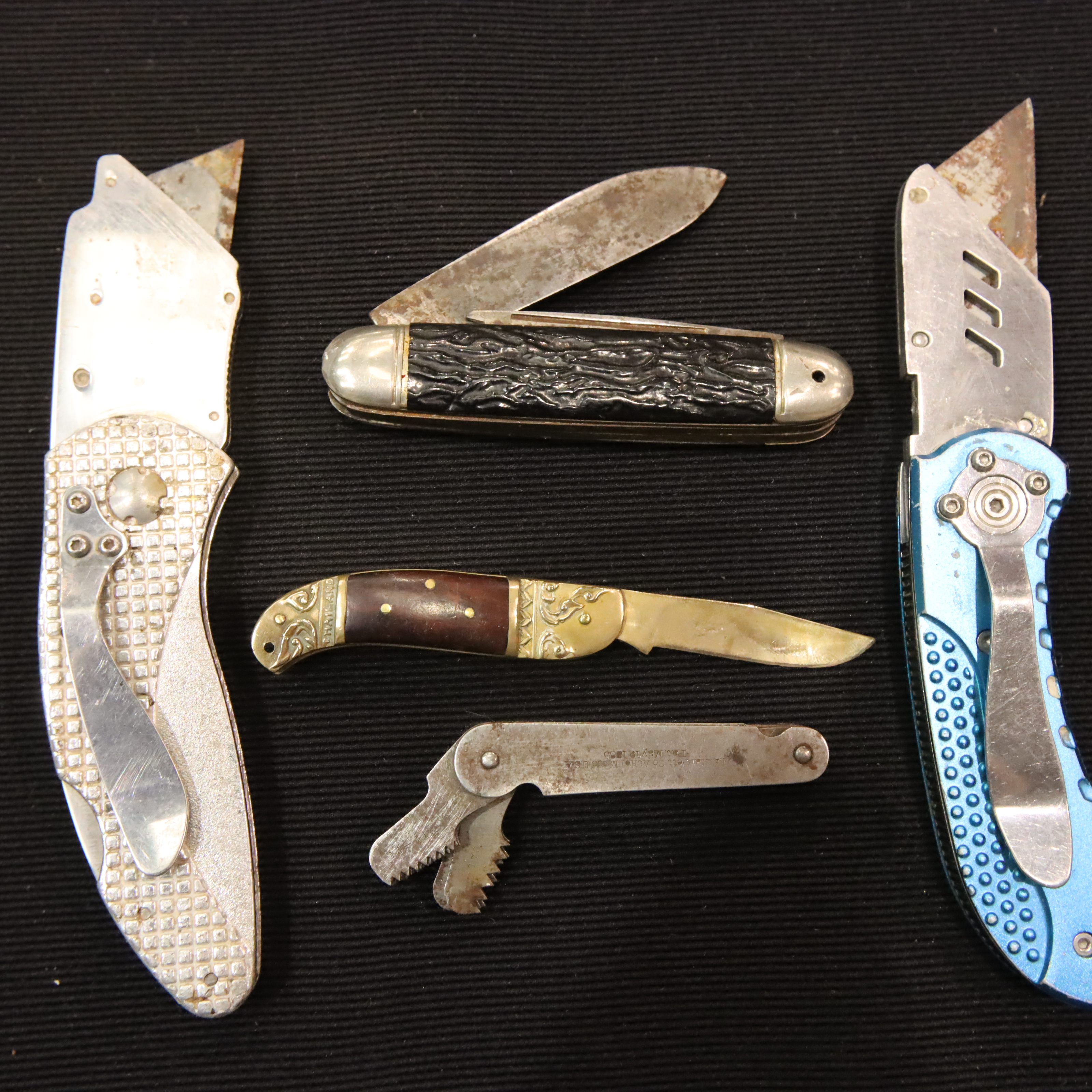 Collection of folding knives. P&P Group 2 (£18+VAT for the first lot and £3+VAT for subsequent lots) - Image 3 of 3