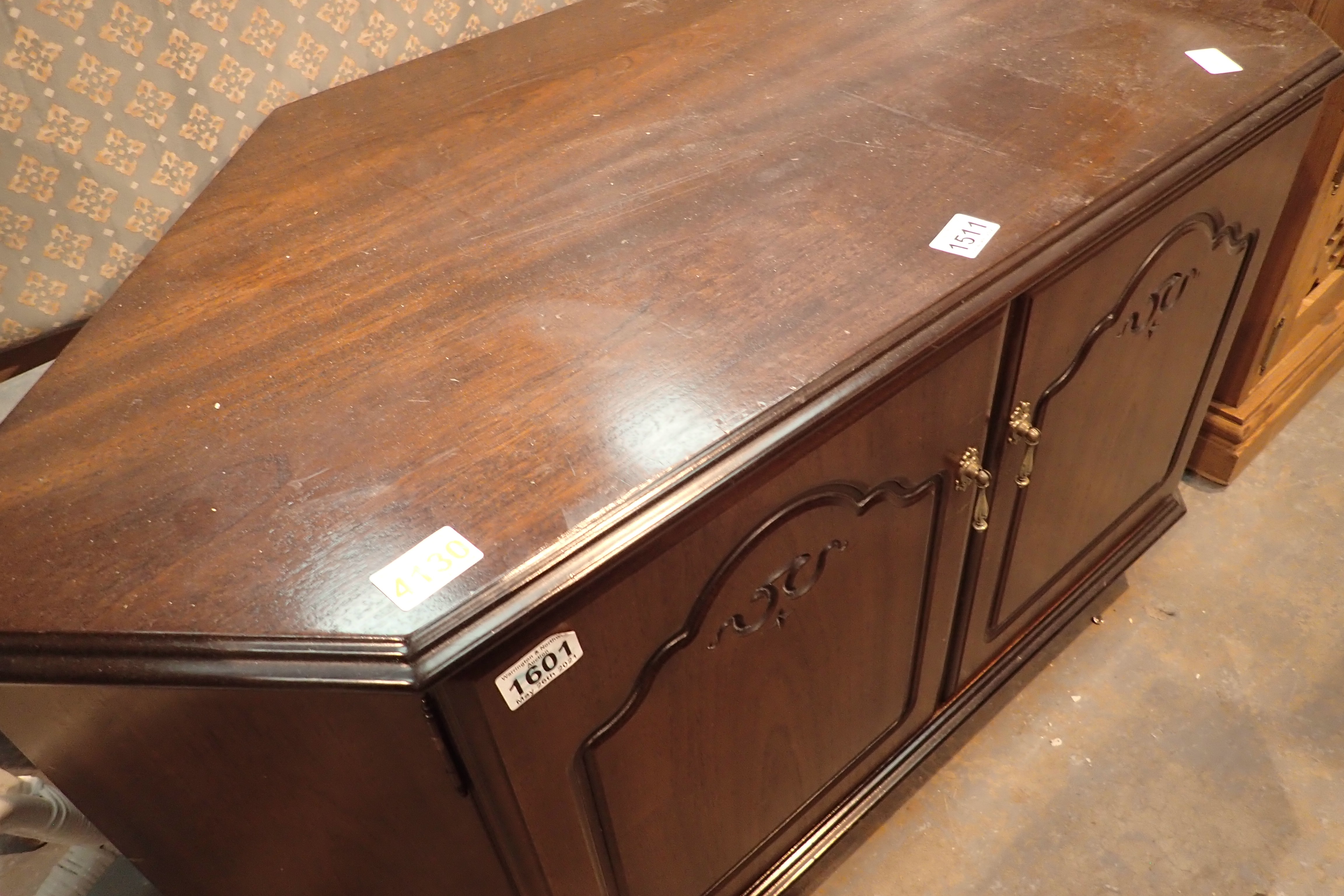 Tv stand with double doors mahogany. Not available for in-house P&P, contact Paul O'Hea at Mailboxes