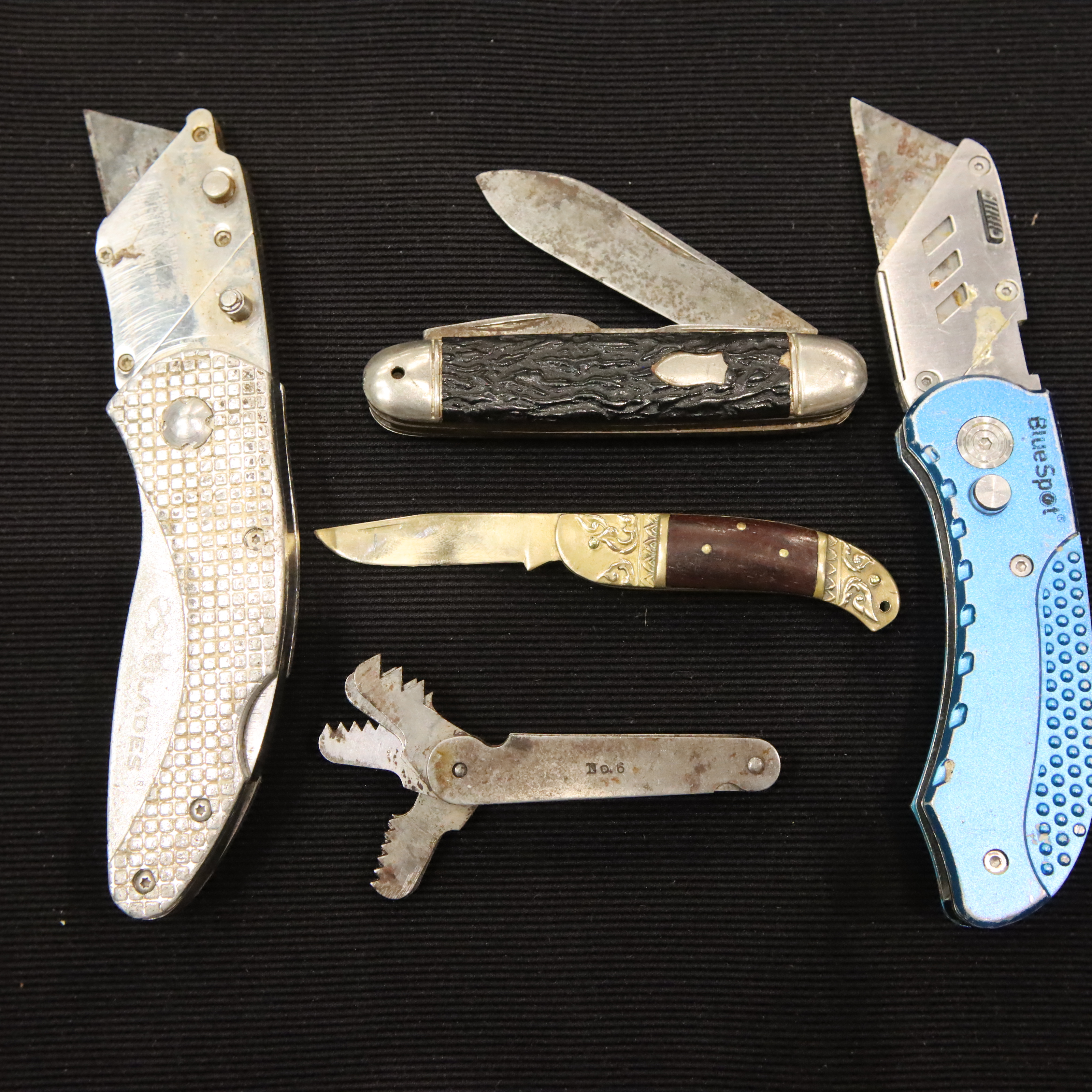 Collection of folding knives. P&P Group 2 (£18+VAT for the first lot and £3+VAT for subsequent lots) - Image 2 of 3