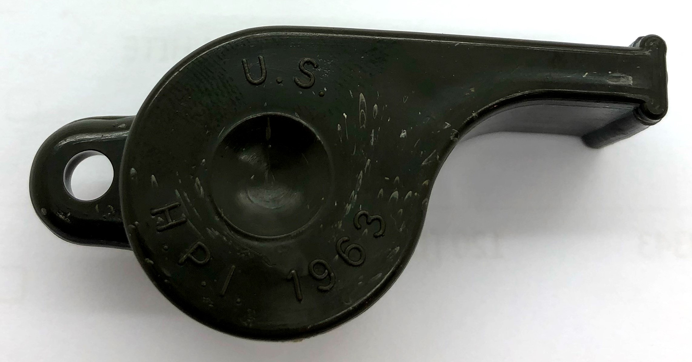 Vietnam War period US Army whistle dated 1963. P&P Group 1 (£14+VAT for the first lot and £1+VAT for